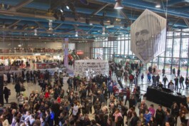 Face-o-mat by Tobias Gutmann, Centre Pompidou Tobias Gutmann - Face-o-mat / Sai Bot