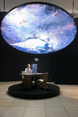 Face-o-mat by Tobias Gutmann, Hermès, Haus der Kunst, München Tobias Gutmann - Face-o-mat / Sai Bot