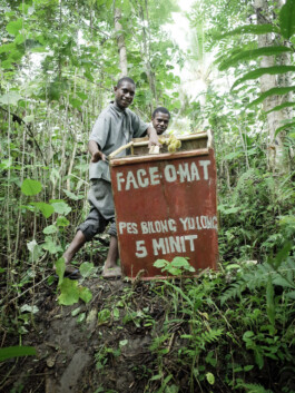 Face-o-mat by Tobias Gutmann, Wamangu, Papua New Guinea Tobias Gutmann - Face-o-mat / Sai Bot