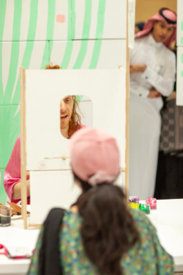 Face-o-mat Tobias Gutmann & Face-o-mat Atelier, 2024, Ithra Museum, Dhahran, Saudi Arabia Tobias Gutmann - Face-o-mat / Sai Bot